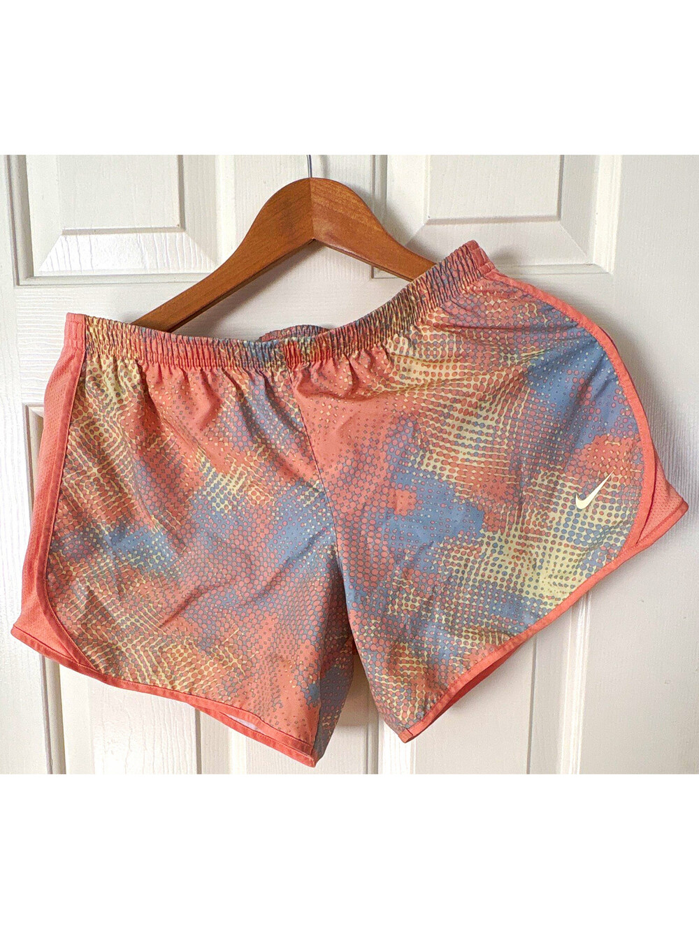 Nike Women's S Athletic Running Shorts Peach/Gray Abstract Elastic Waist Sz XL